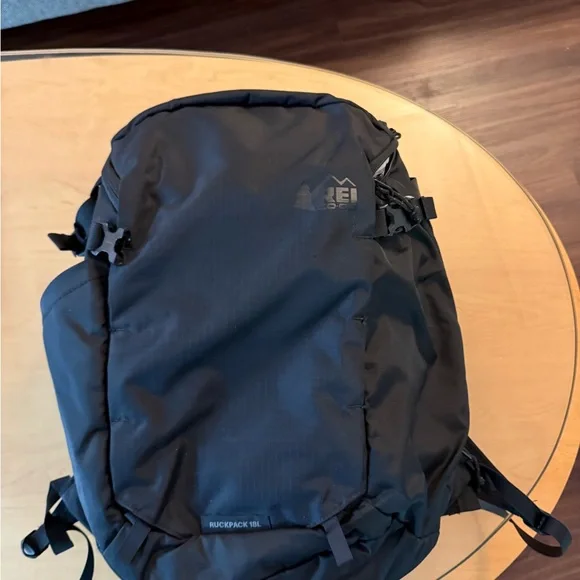 Black Ruckpack 18L - Picture 1 of 5